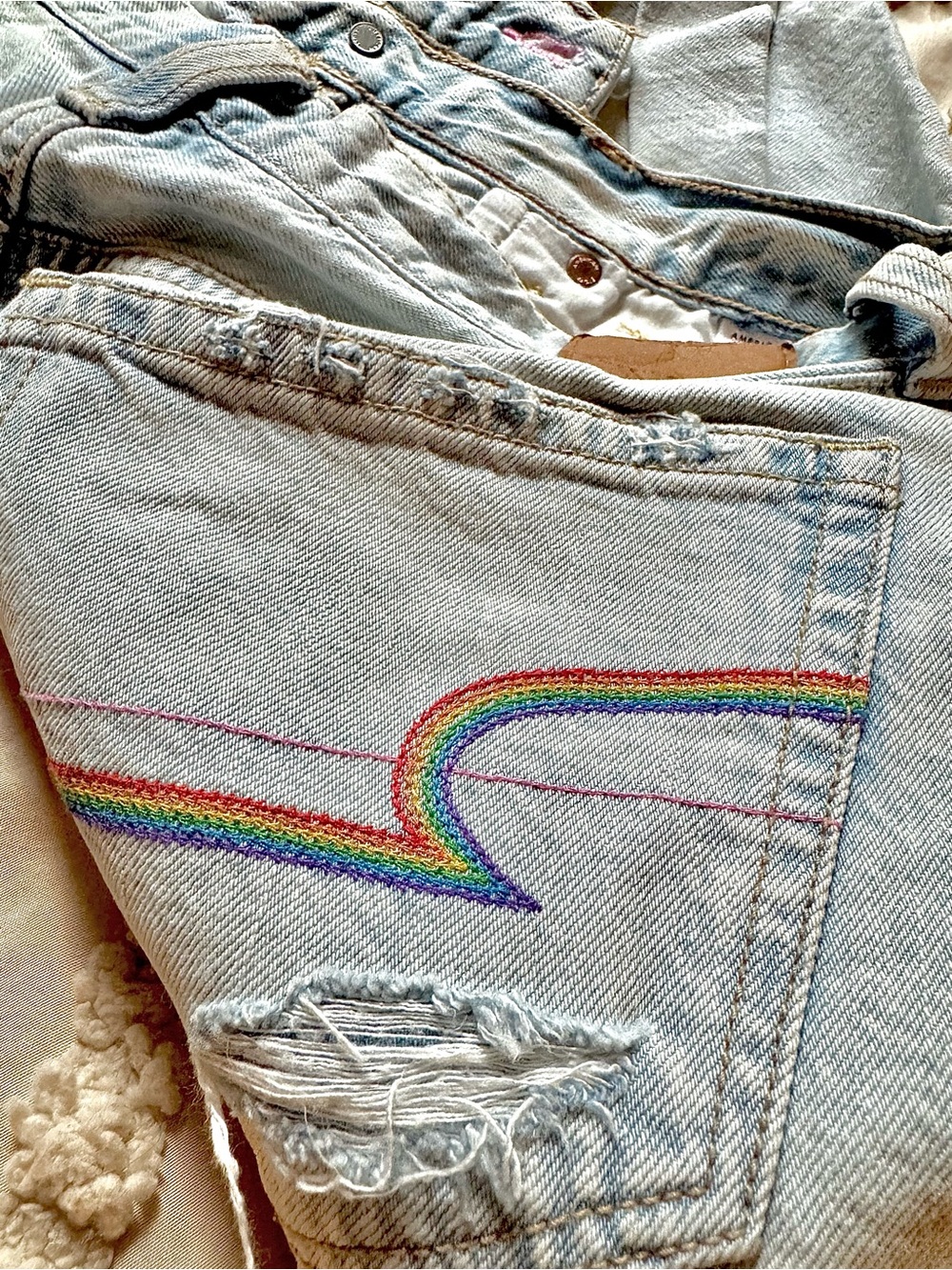 American Eagle Light Wash Distressed Denim Shorts - size 4
